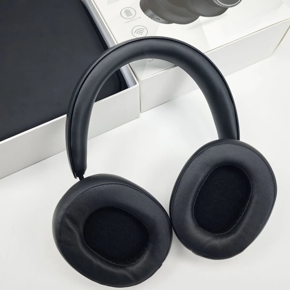 Cuffie Wireless Bluetooth Circumaurali con Cancellazione del Rumore e Custodia