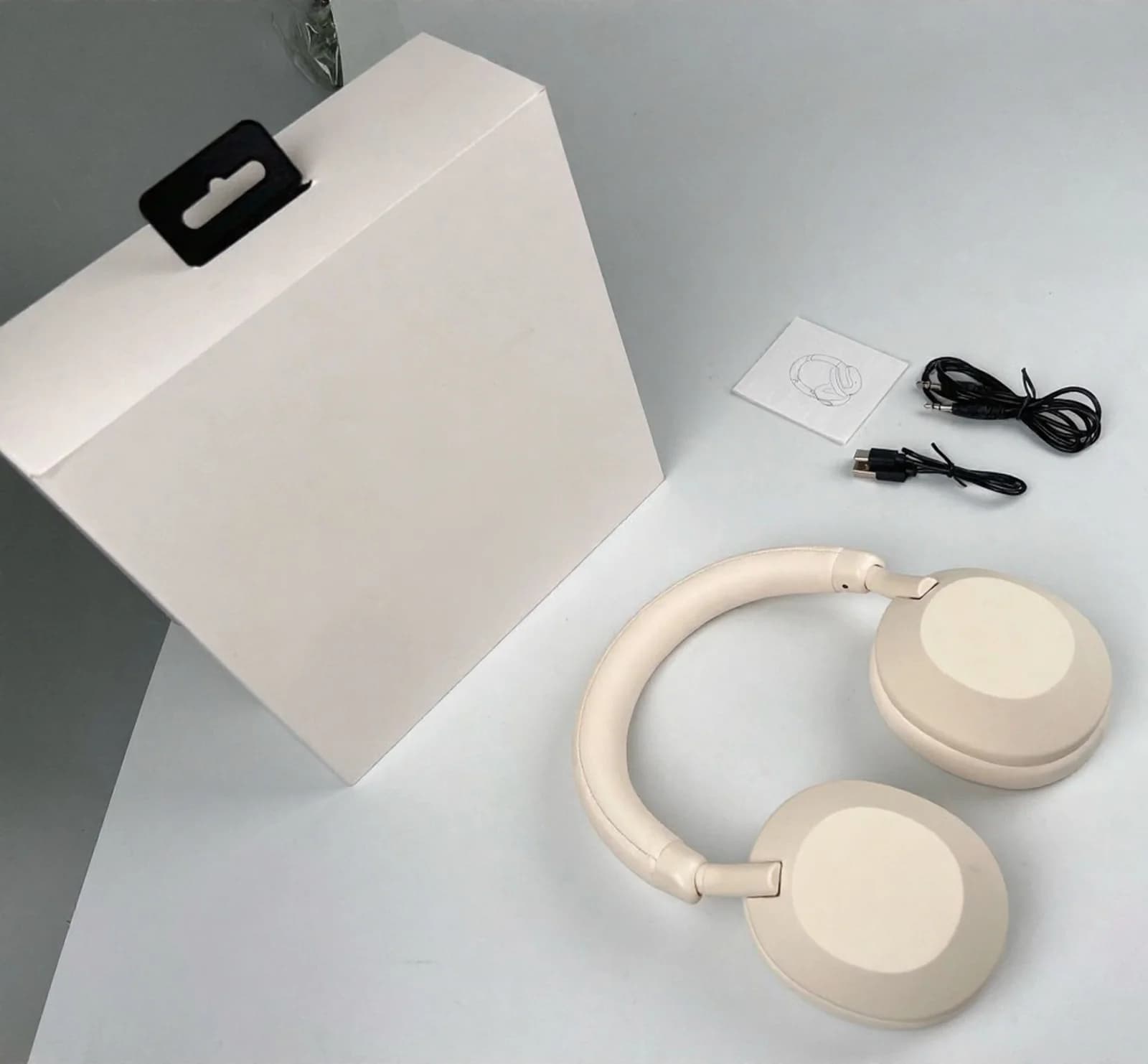 Cuffie Wireless Bluetooth Over-Ear Stereo con Cancellazione Attiva del Rumore